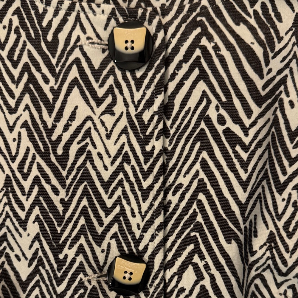 Cabi Monochrome Zigzag Patterned Jacket - image 4